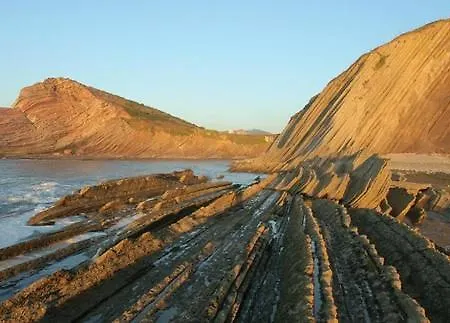 Espacio Amplio Y Luminoso Zumaia Exterior photo